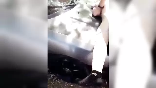 Трахнул азерку на капоте машины и в салоне