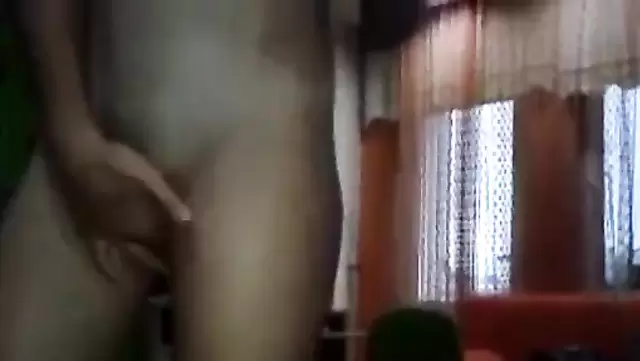 Голая азерка с тату села на стояк мужа